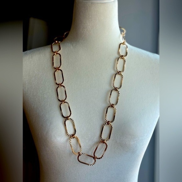 🔥NWOT 18k Gold Plating Necklace Stainless Steel Base Waterproof Tarnish-Free - Picture 2 of 8
